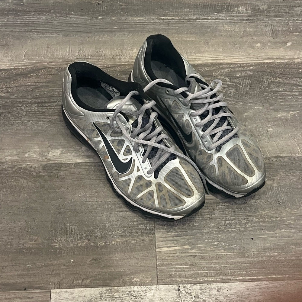 2011 Nike Air Max Gray and Black